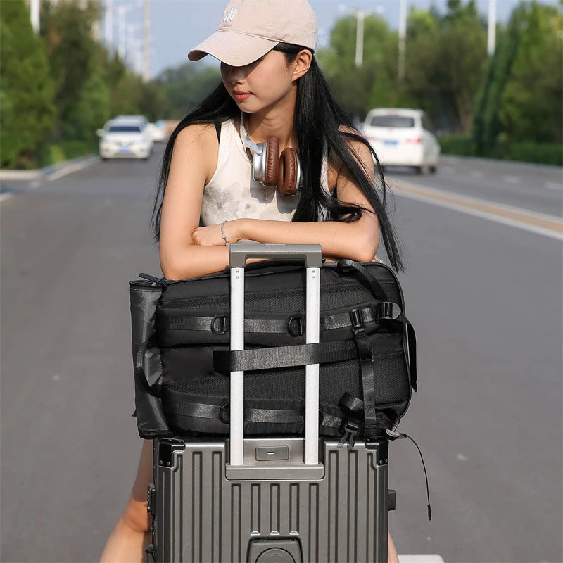 Mochila Multifuncional Impermeável Alpha Gear® – 30L com USB e Compartimento para Notebook